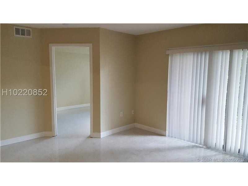 300 Palm Circle West, Pembroke Pines, FL 33025 1 Bedroom ...