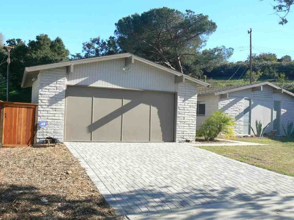 737 Calabria Dr - Photo 2 of 23