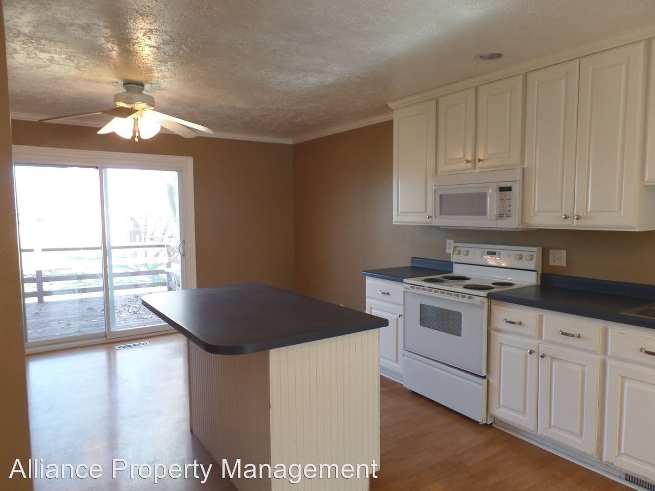 1070 W 500 S - Photo 3 of 14