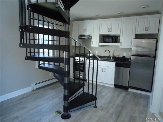 101 Brookside Ave - Photo 3 of 13