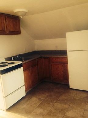 374 Park Ave - Photo 3 of 7