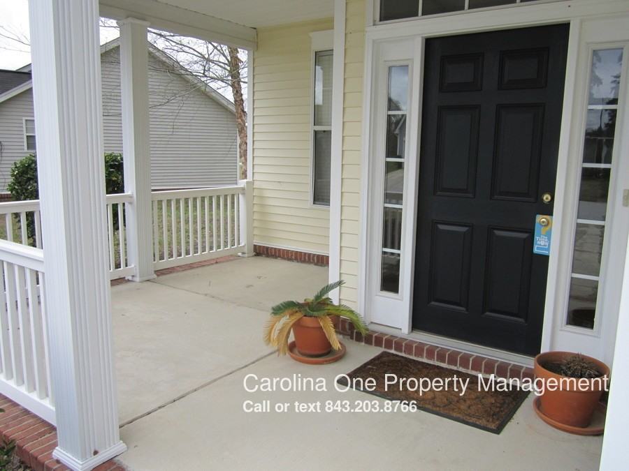 491 Hainesworth Dr - Photo 2 of 16