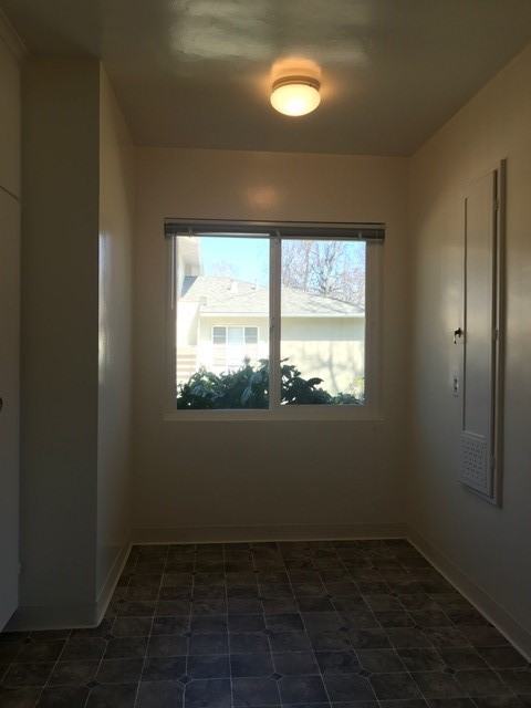 472 Waverley St - Photo 3 of 7