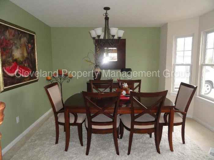 320 E Legend Ct - Photo 2 of 26