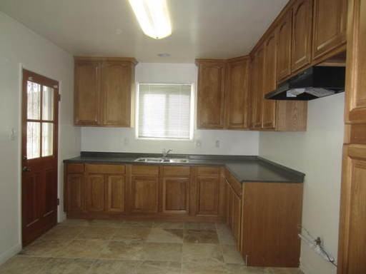 10817 Roseton Ave - Photo 2 of 7