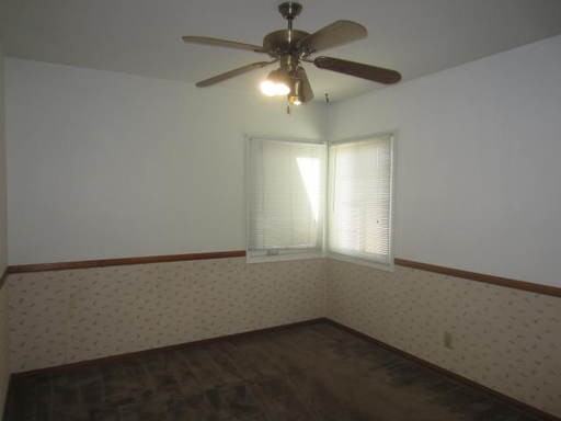 10817 Roseton Ave - Photo 3 of 7