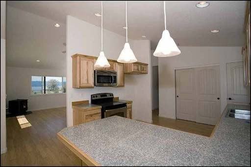 34117 Oregon Shores Dr - Photo 2 of 9