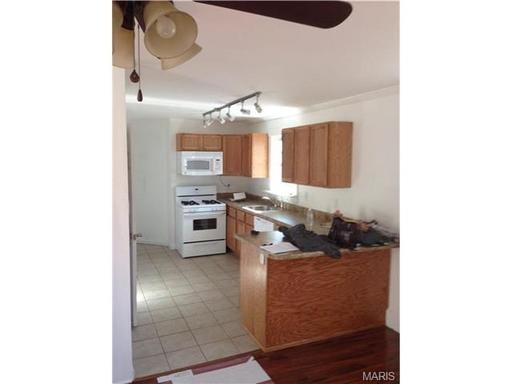 824 Cornell Ave - Photo 2 of 9