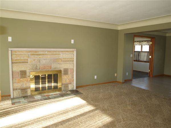 202 Washington St - Photo 2 of 12