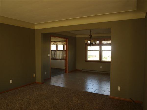 202 Washington St - Photo 3 of 12