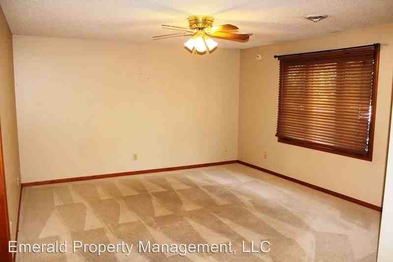 415 Clydesdale Cir - Photo 3 of 30