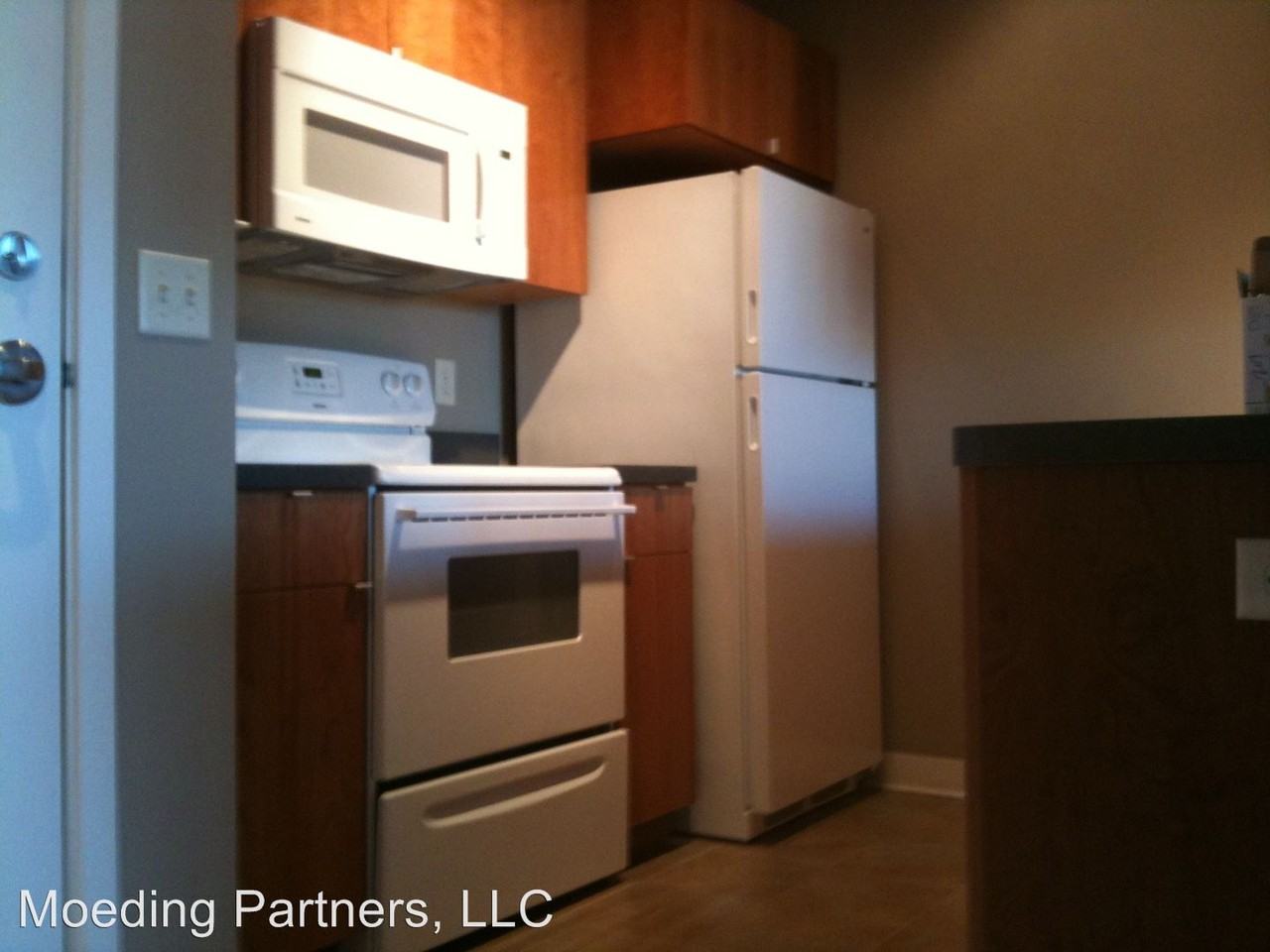 398-300 Wisconsin St - Photo 2 of 4