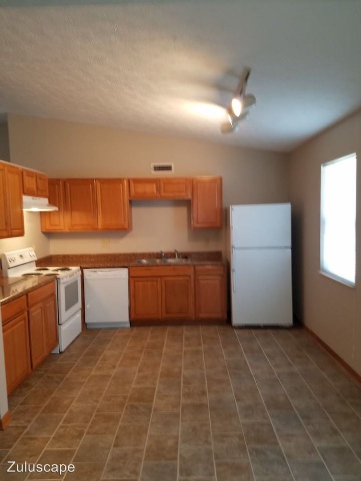 8114 Jade Ct - Photo 2 of 8