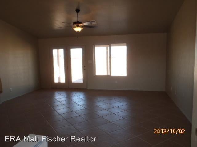 10222 E 35th St - Photo 2 of 8