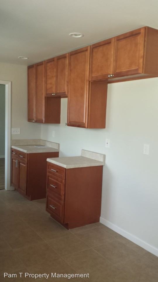 1535 Cathy St - Photo 3 of 13