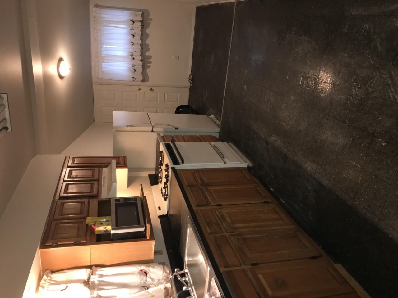 452 Genesee St - Photo 3 of 5