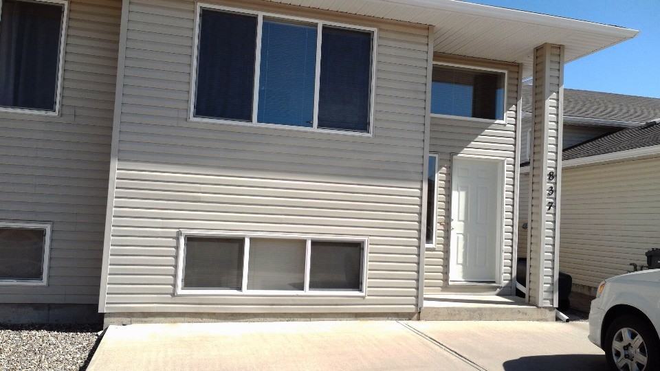 837 Blackfoot Terrace W - Photo 2 of 11