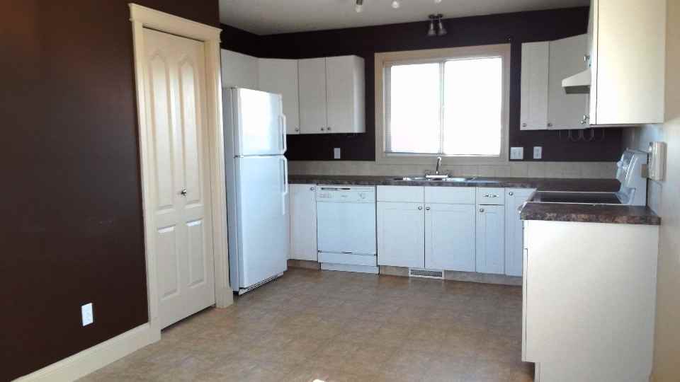 837 Blackfoot Terrace W - Photo 3 of 11