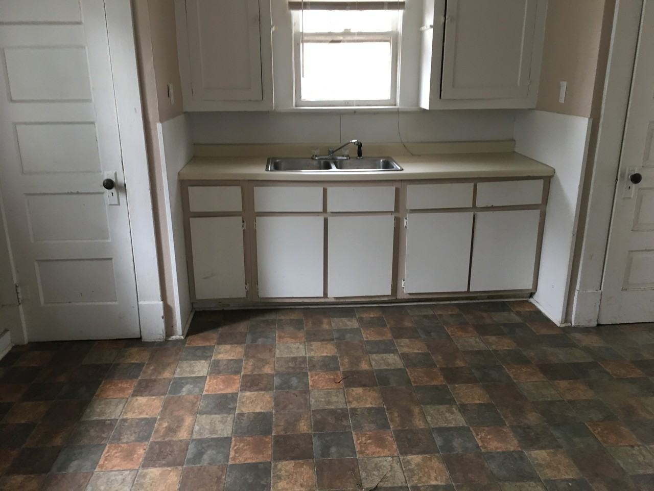 316 N 11th St - Photo 2 of 6