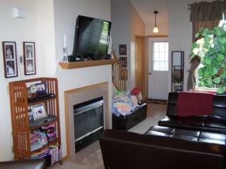 8729 Bechtel Ave - Photo 2 of 9