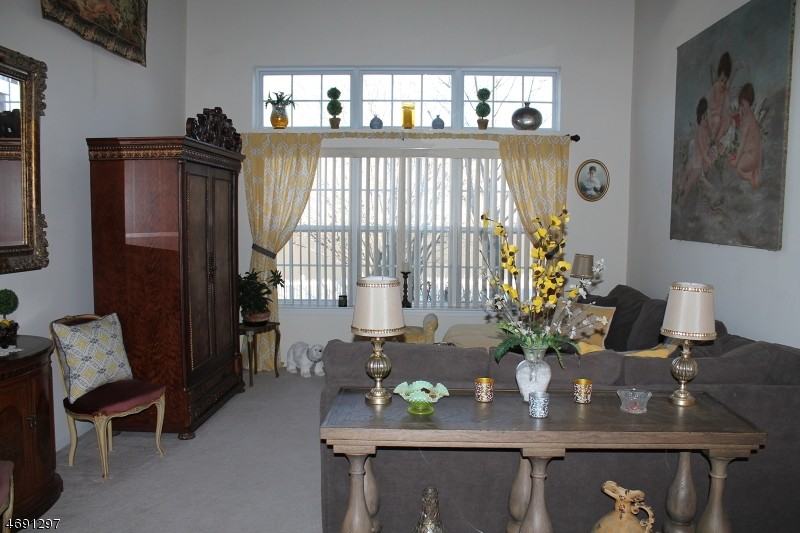 38 Lagoon Way - Photo 2 of 21