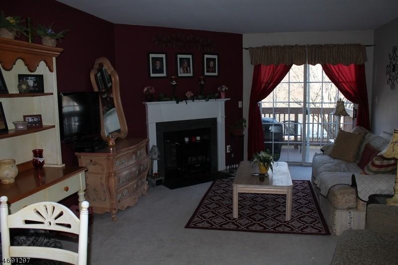 38 Lagoon Way - Photo 3 of 21