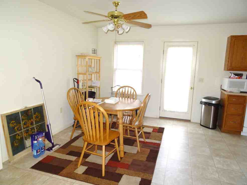 35 Beverly Dr - Photo 3 of 13