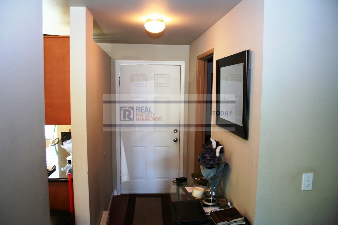 5422 S 233rd St - Photo 3 of 24