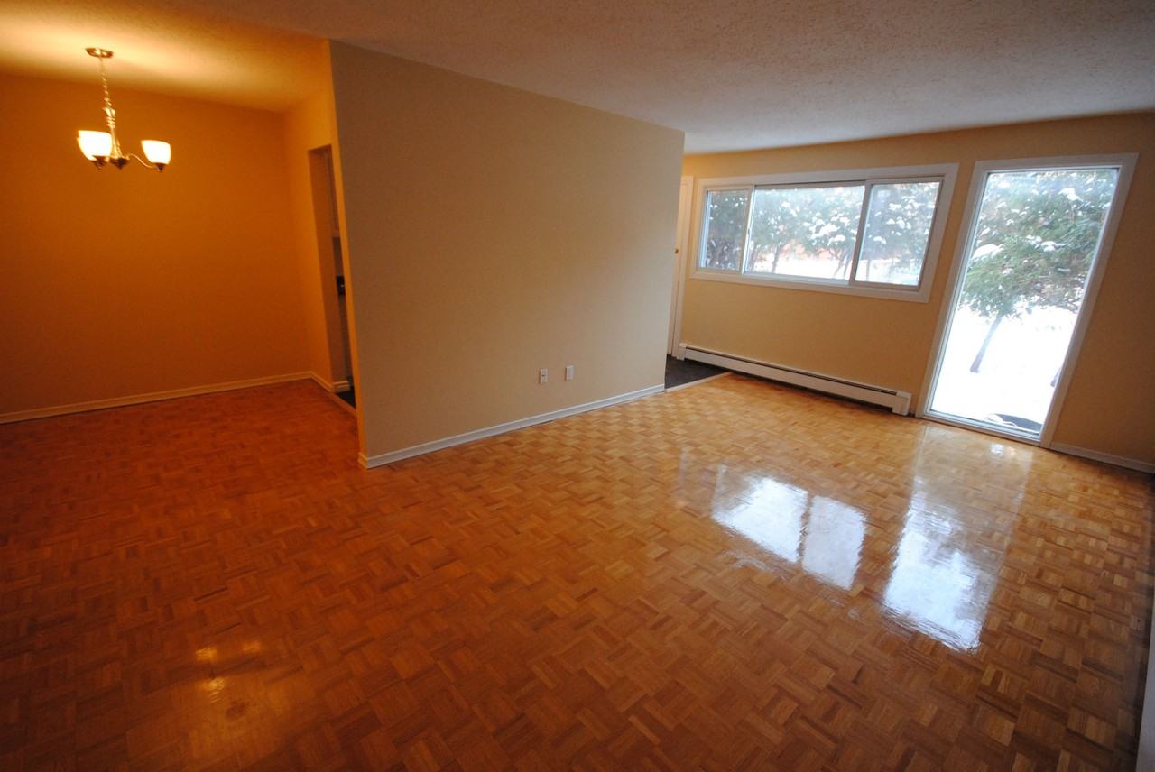 949 North River Road - Photo 3 of 12