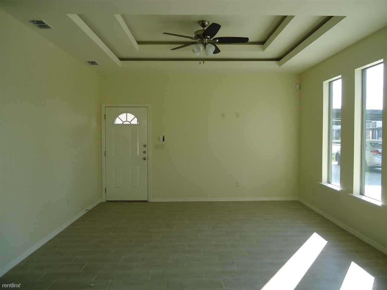 209 Teak Dr - Photo 3 of 8