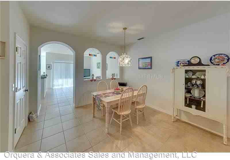 3723 Parkridge Cir #6-105 - Photo 3 of 12