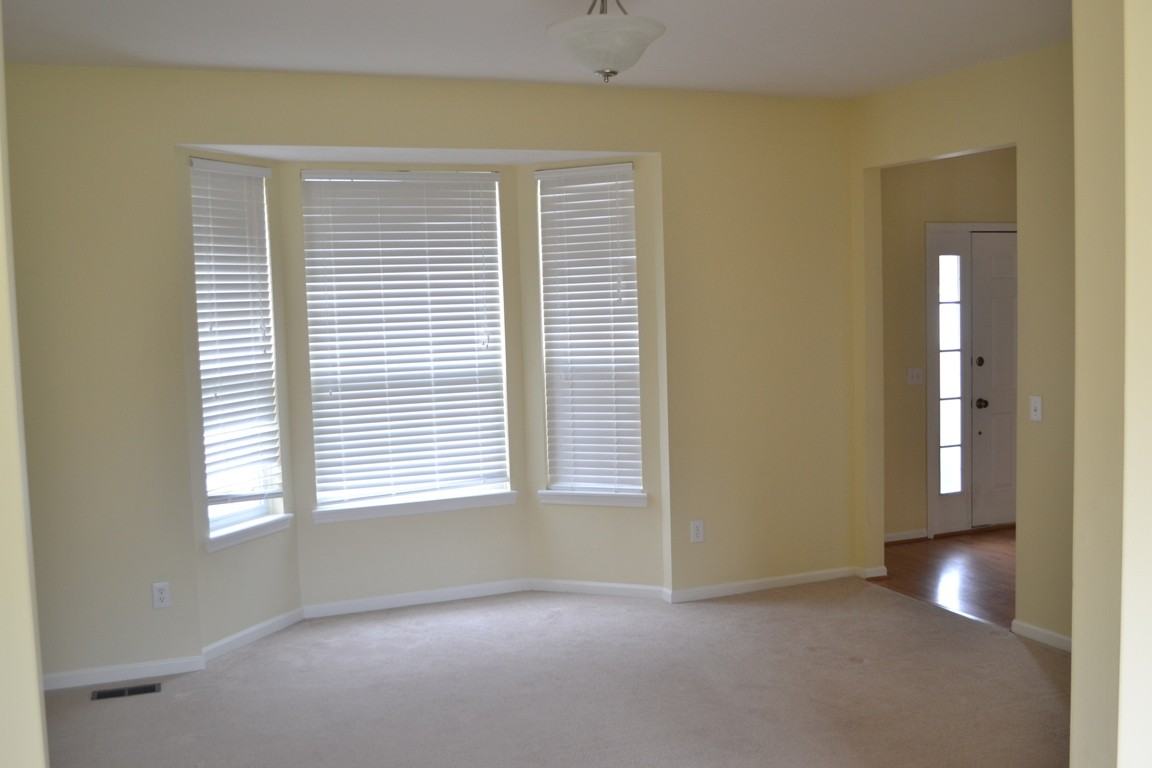 5271 Ivy Hill Dr - Photo 2 of 15