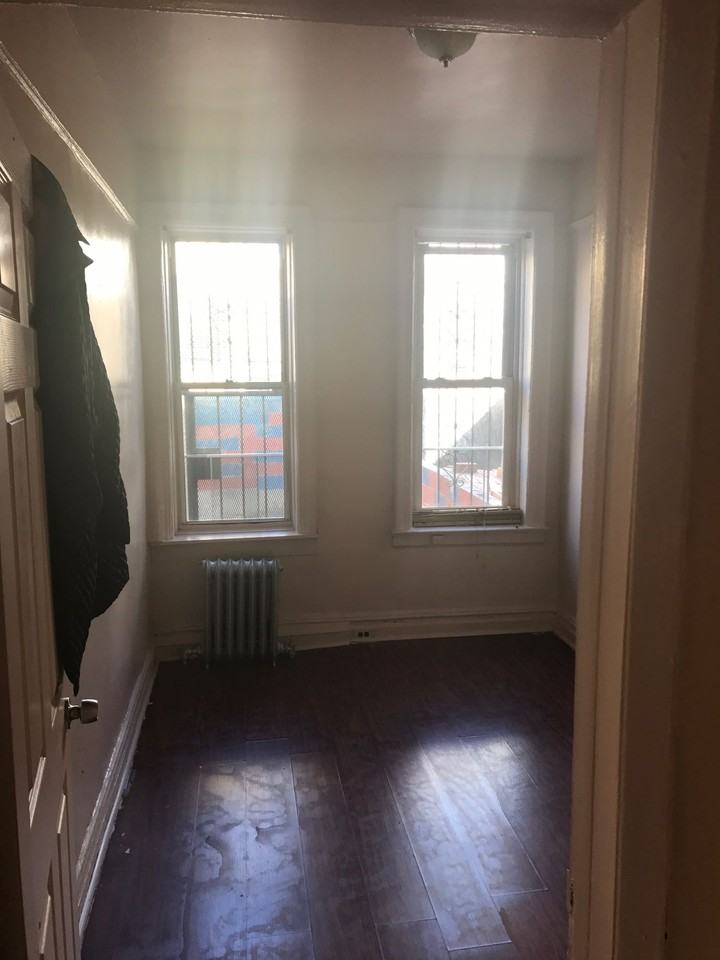 527 Thomas S Boyland St - Photo 3 of 9