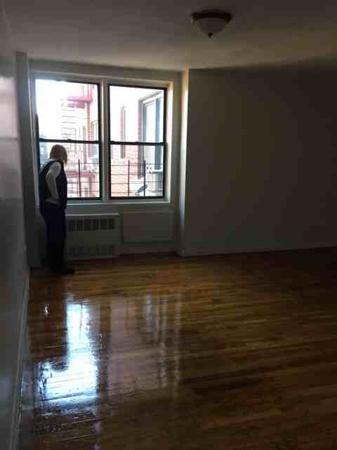 22-16 New Haven Ave - Photo 3 of 6