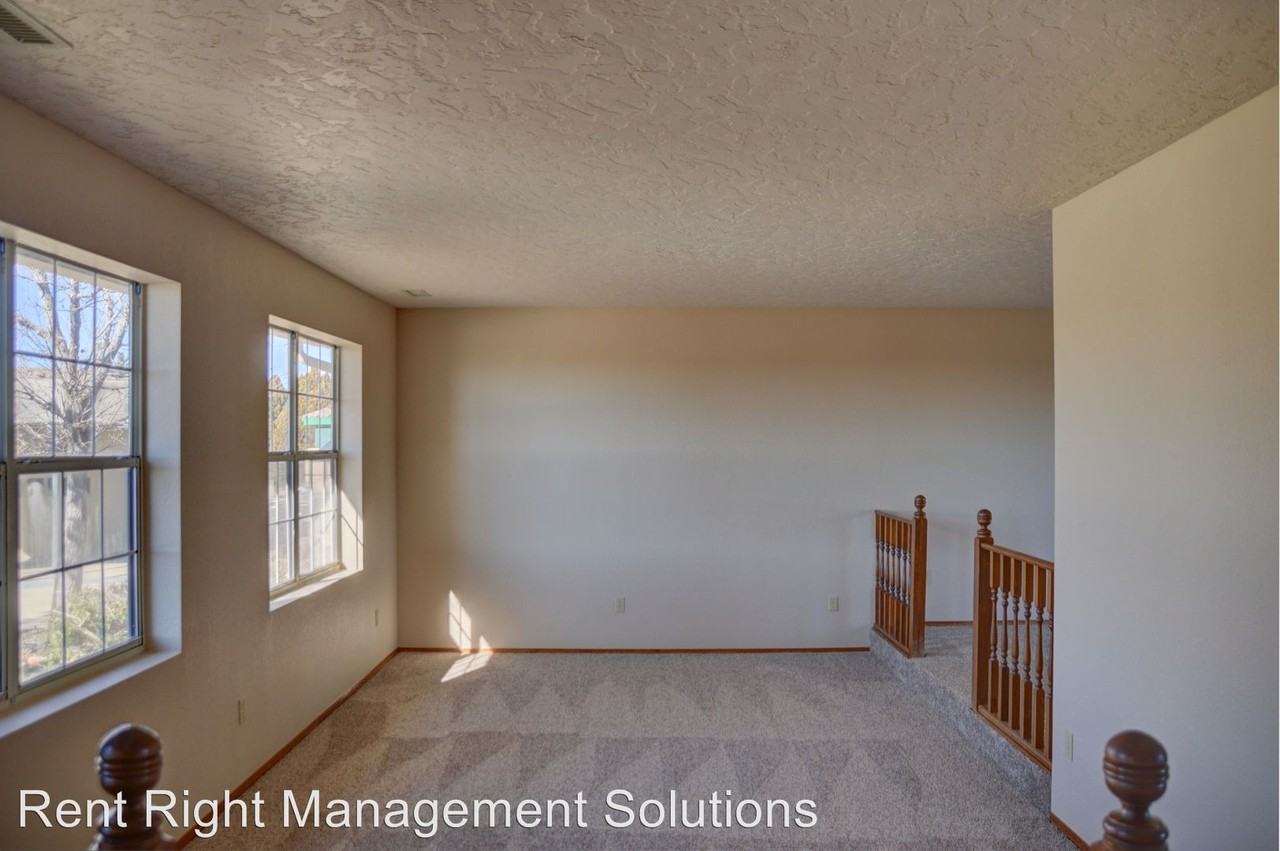 11974 Hackemore Heights - Photo 3 of 32