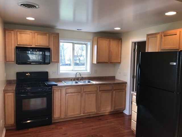 223 Hyde Park Ave - Photo 3 of 9