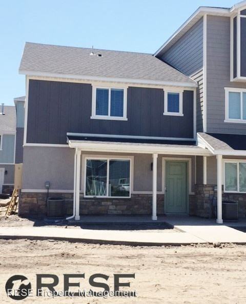 400-498 N 750 E St - Photo 2 of 23