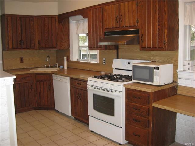 136 S Harrison Ave - Photo 3 of 17