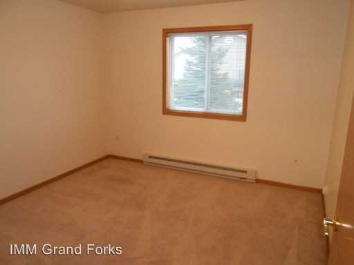 1609 Cedar Dr NE - Photo 3 of 9