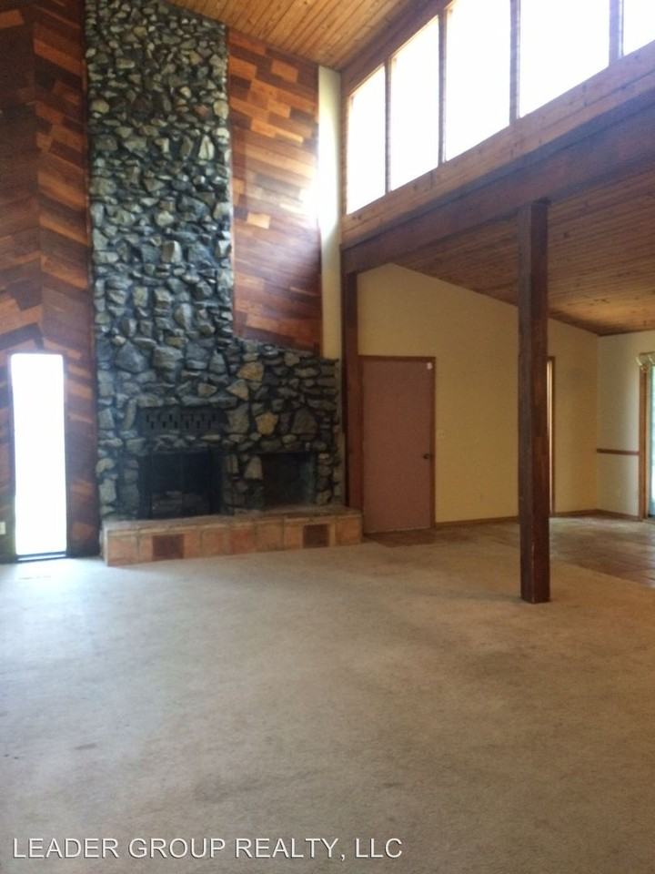 805 Hardy Springs Cir - Photo 2 of 18