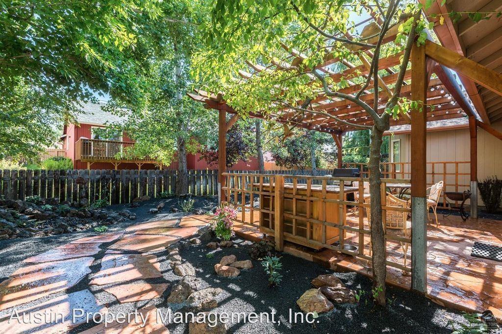 19973 Powers Rd - Photo 2 of 14