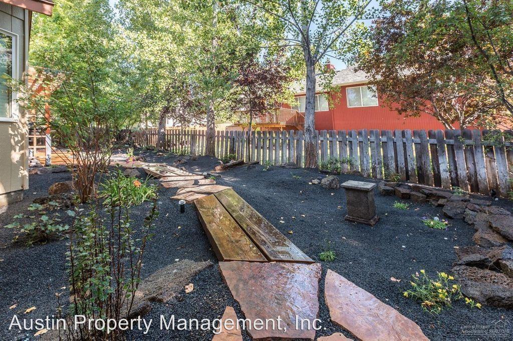 19973 Powers Rd - Photo 3 of 14