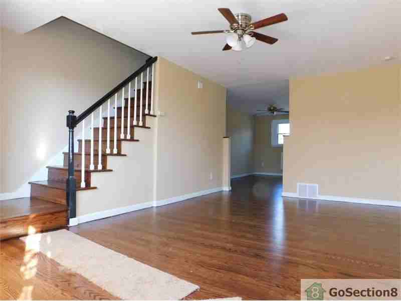 2072 Heather Rd - Photo 3 of 20