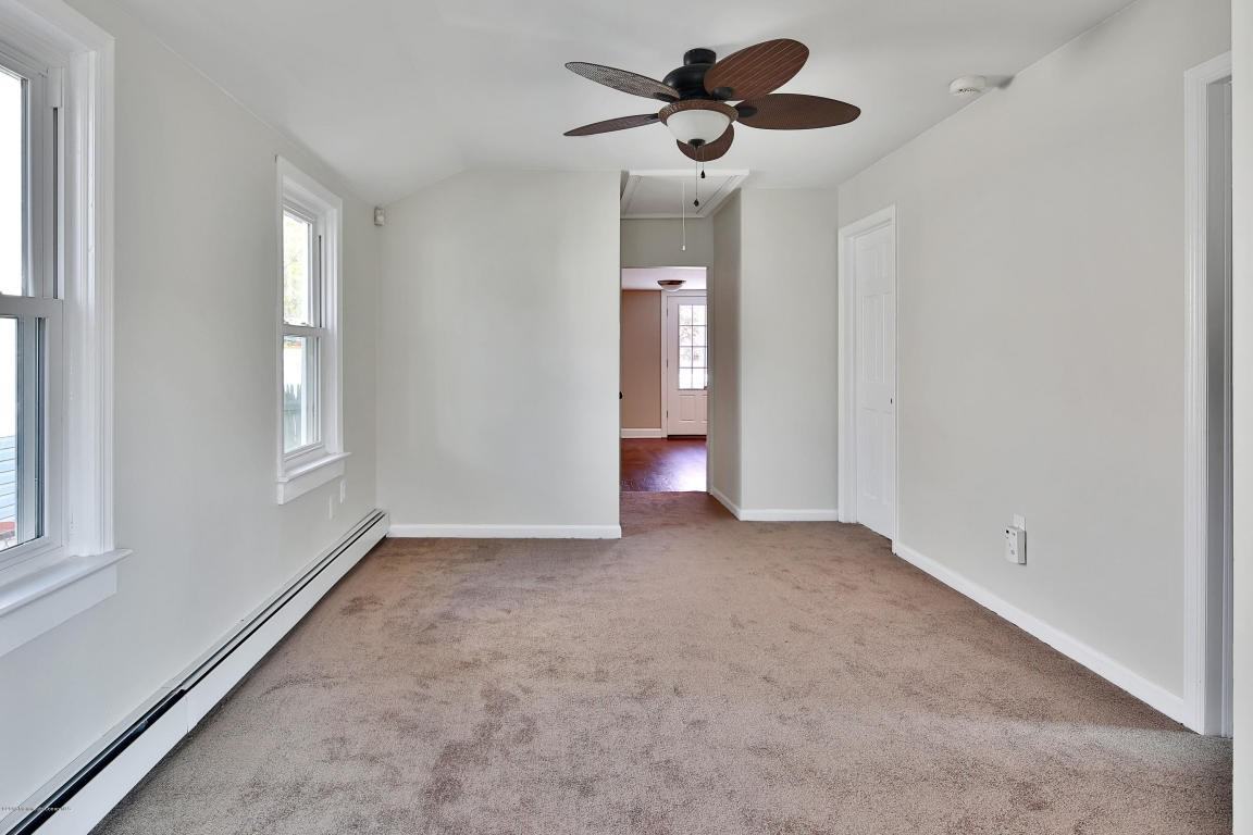 180 Morningside Ave - Photo 2 of 12