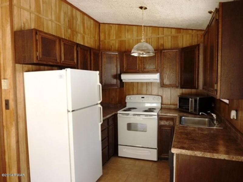 106 Hickory Dr - Photo 2 of 12