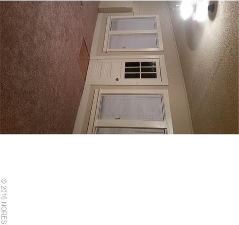 224 W Shawnee St - Photo 2 of 7