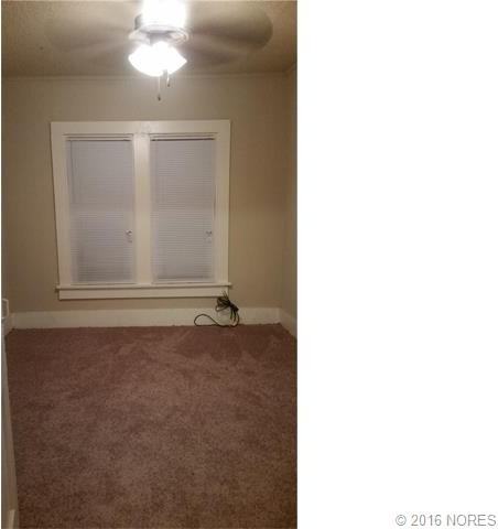 224 W Shawnee St - Photo 3 of 7