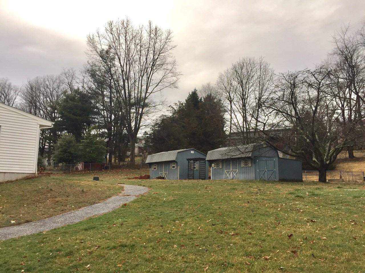 625 Fishing Creek Rd - Photo 2 of 21