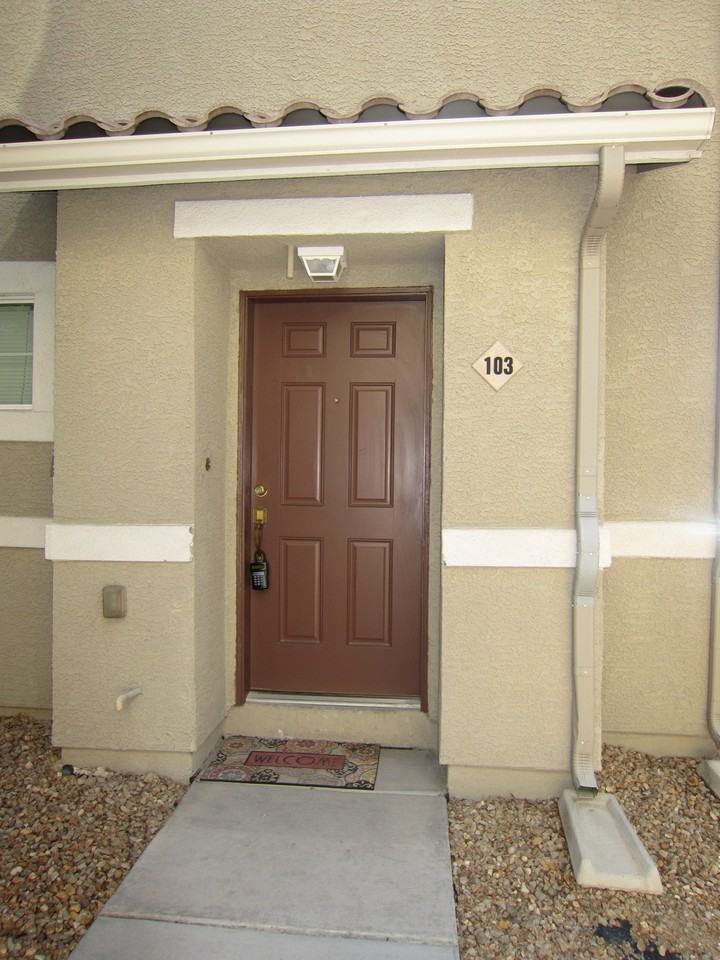 370 Kensington Palace Ave - Photo 3 of 20