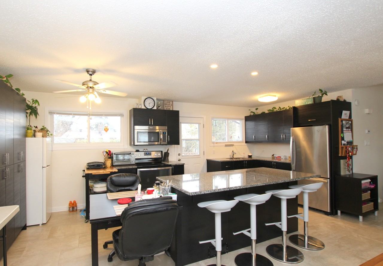 9 Millbrook Crescent - Photo 3 of 12